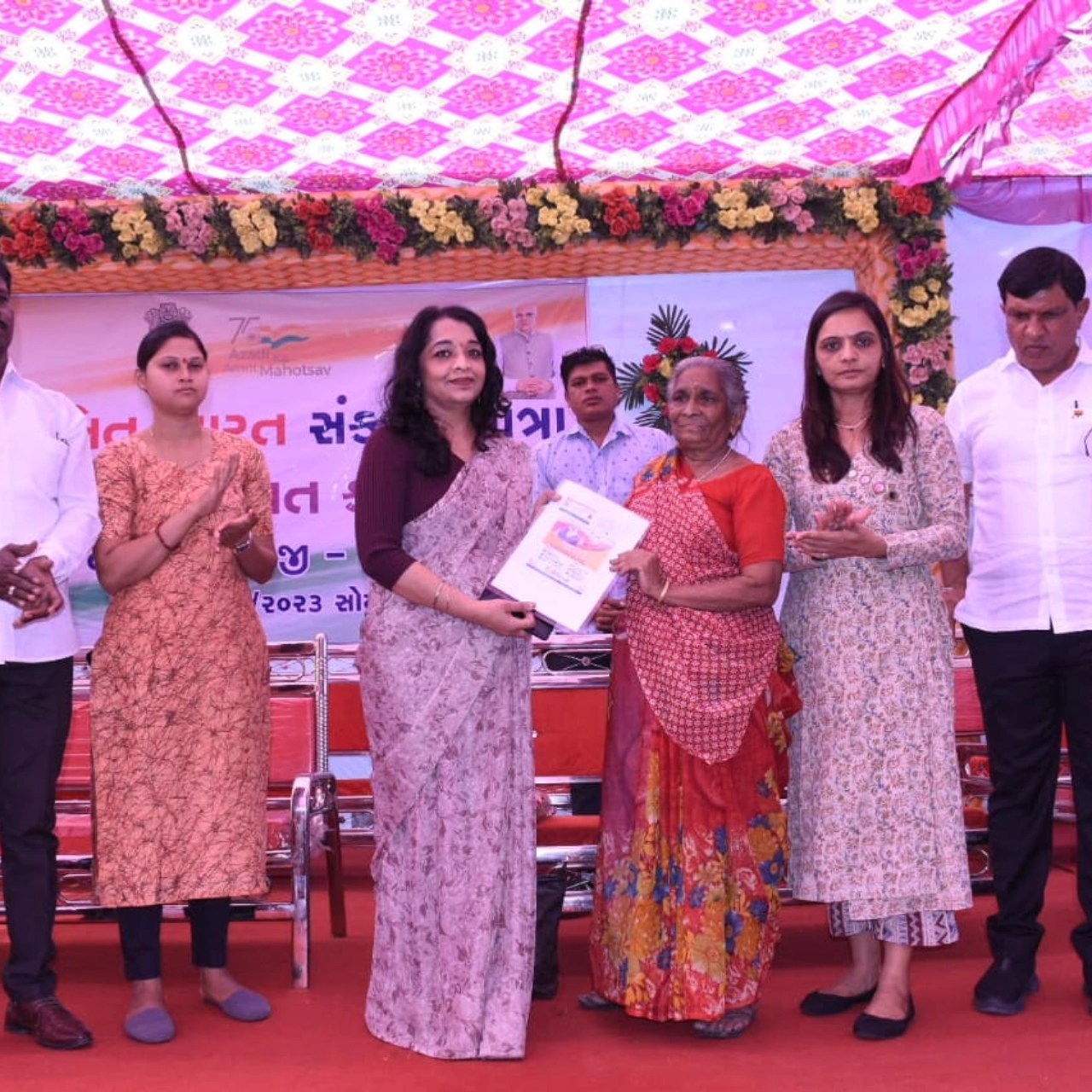 આજ રોજ અમારા કરાળા ગામ ખાતે વિકસિત ભારત સંકલ્પ યાત્રાનું સ્વાગત કરવામાં આવ્યું